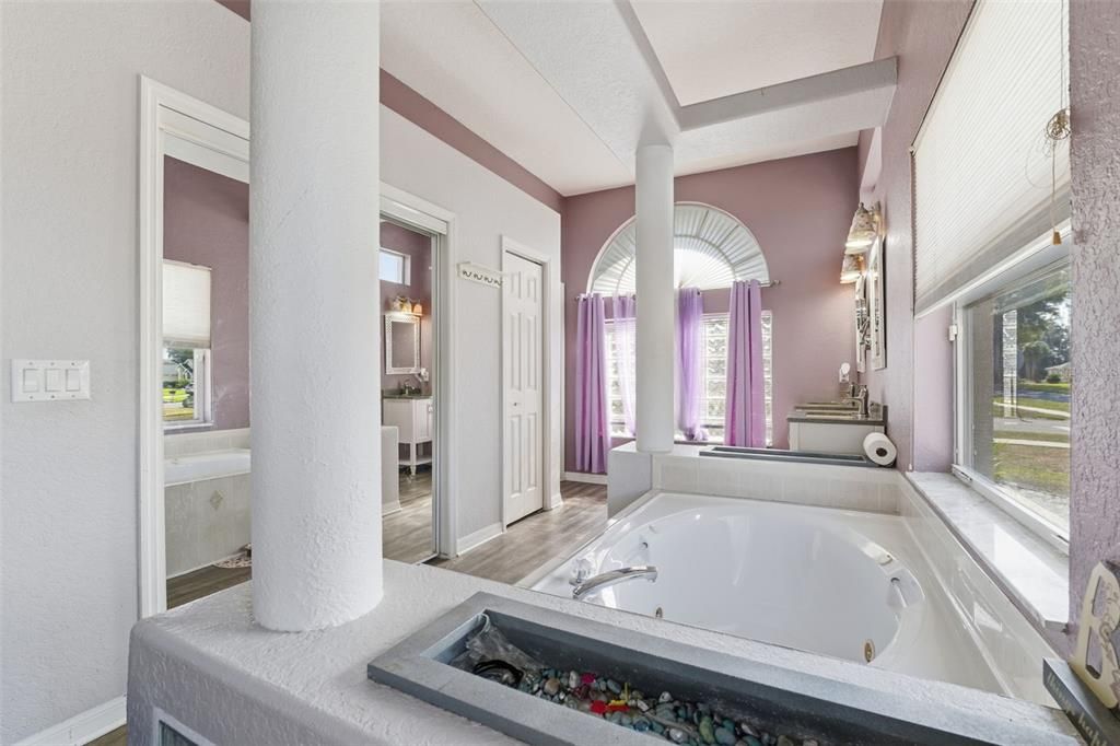 En Venta: $319,900 (3 camas, 2 baños, 2045 Pies cuadrados)