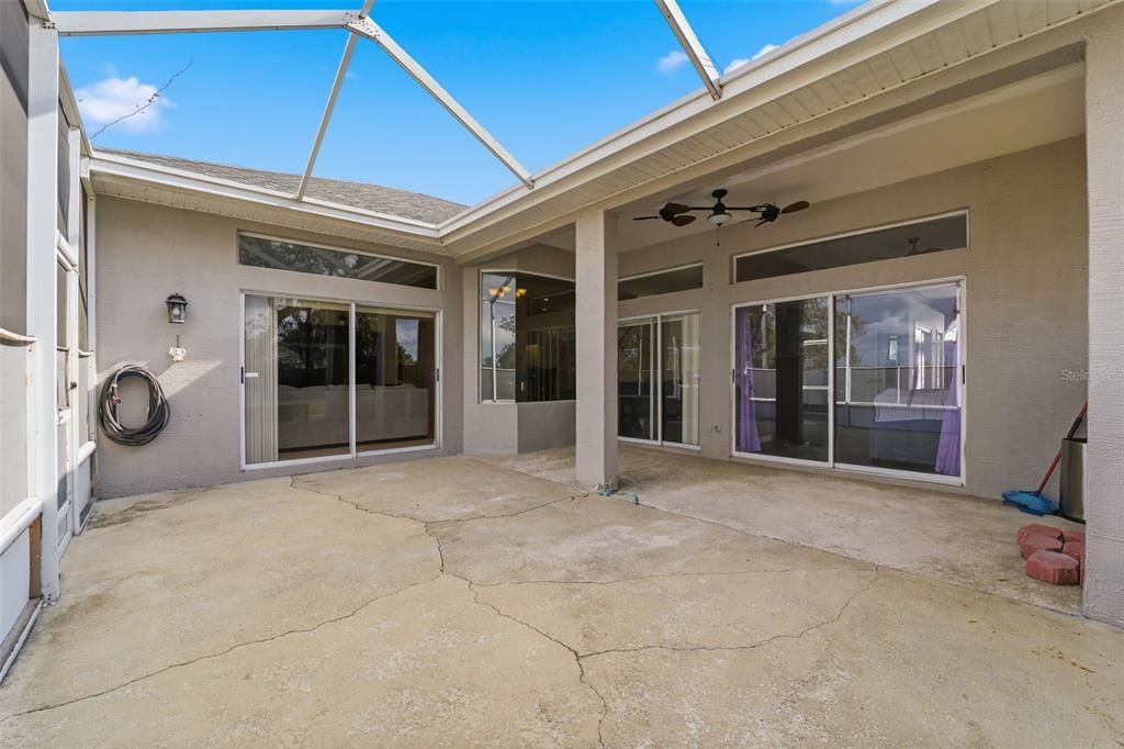 En Venta: $319,900 (3 camas, 2 baños, 2045 Pies cuadrados)