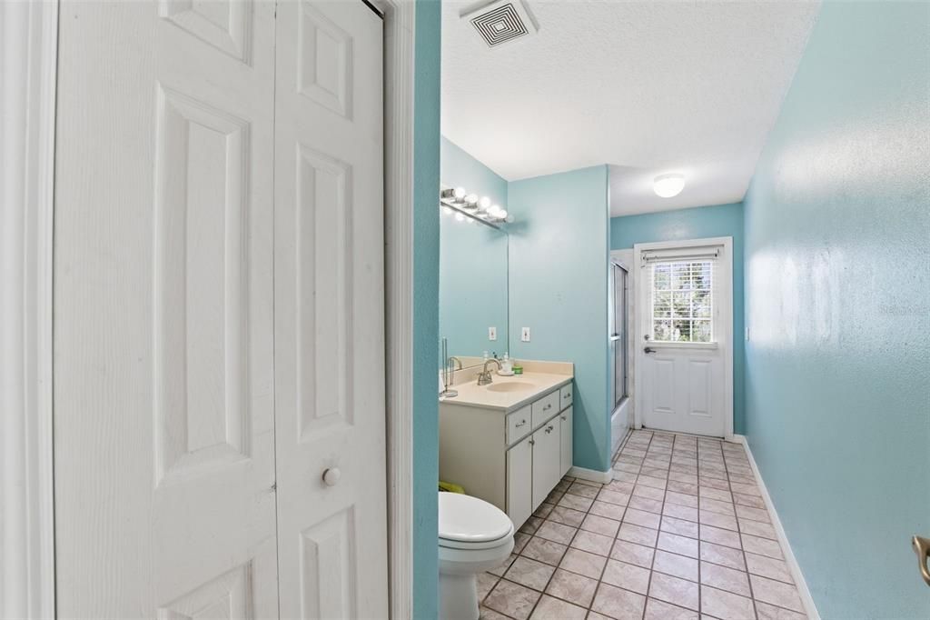 En Venta: $319,900 (3 camas, 2 baños, 2045 Pies cuadrados)