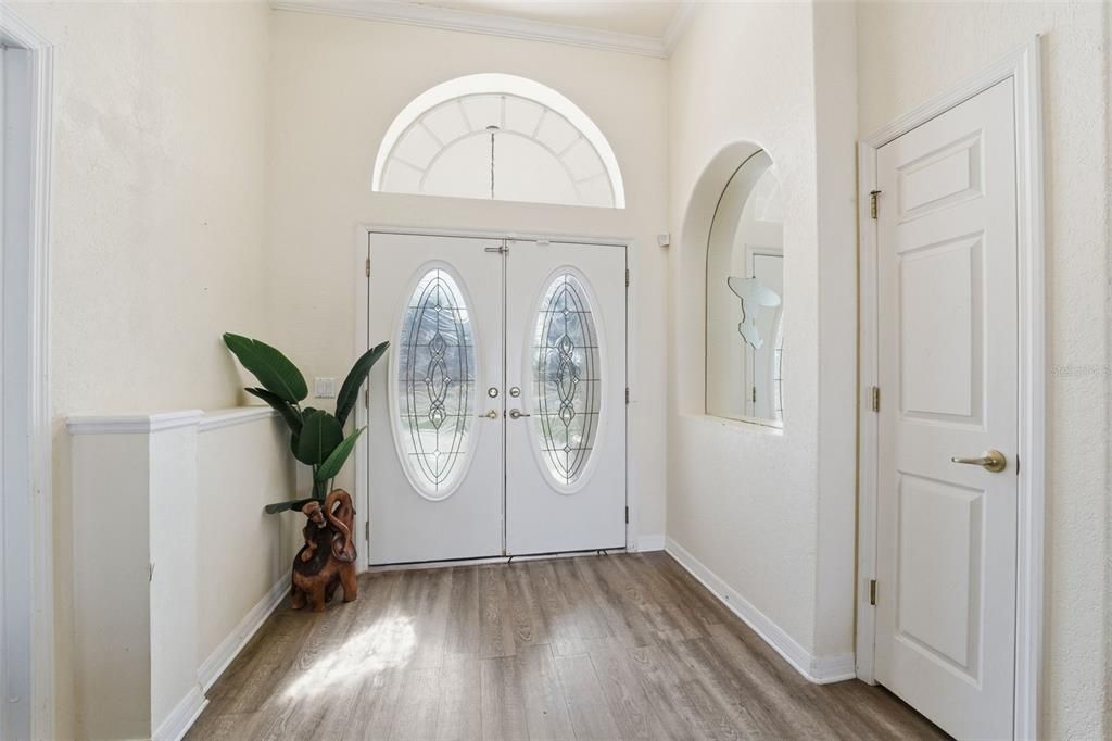 En Venta: $319,900 (3 camas, 2 baños, 2045 Pies cuadrados)