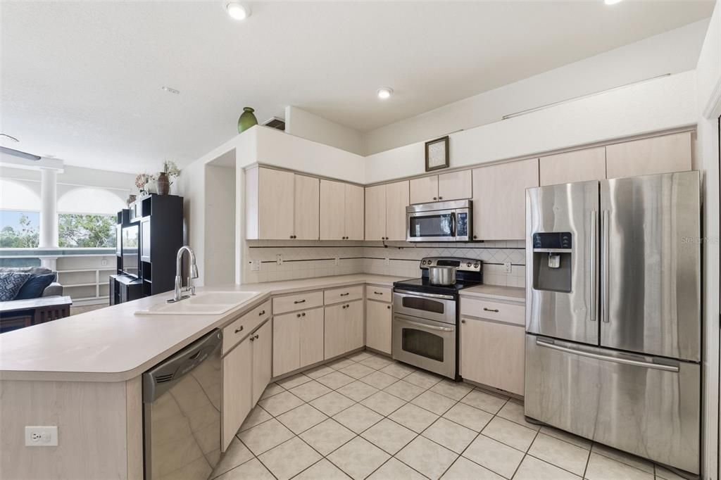 En Venta: $319,900 (3 camas, 2 baños, 2045 Pies cuadrados)