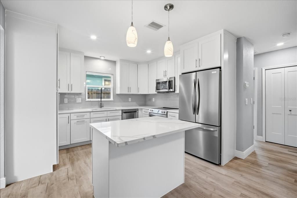 For Sale: $399,999 (3 beds, 2 baths, 1036 Square Feet)