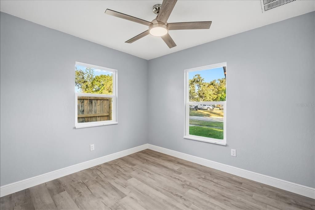 For Sale: $399,999 (3 beds, 2 baths, 1036 Square Feet)