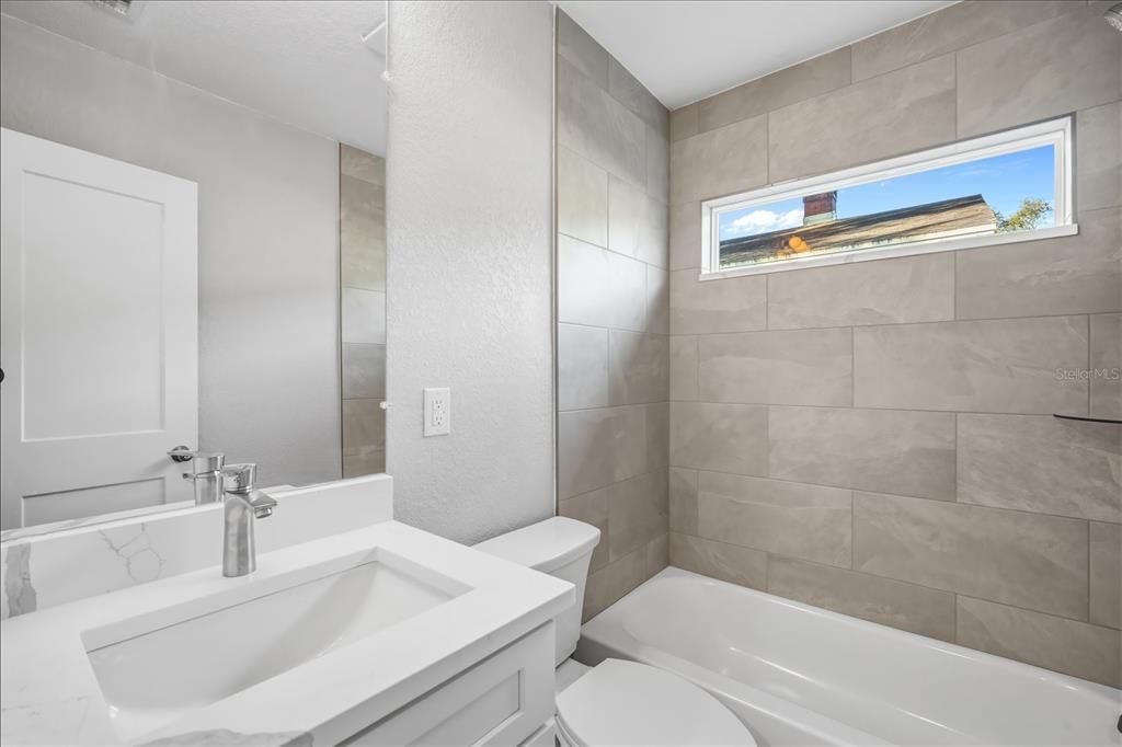 For Sale: $399,999 (3 beds, 2 baths, 1036 Square Feet)