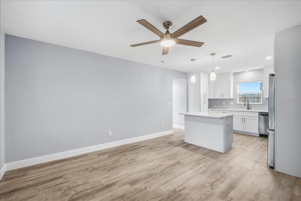 For Sale: $399,999 (3 beds, 2 baths, 1036 Square Feet)