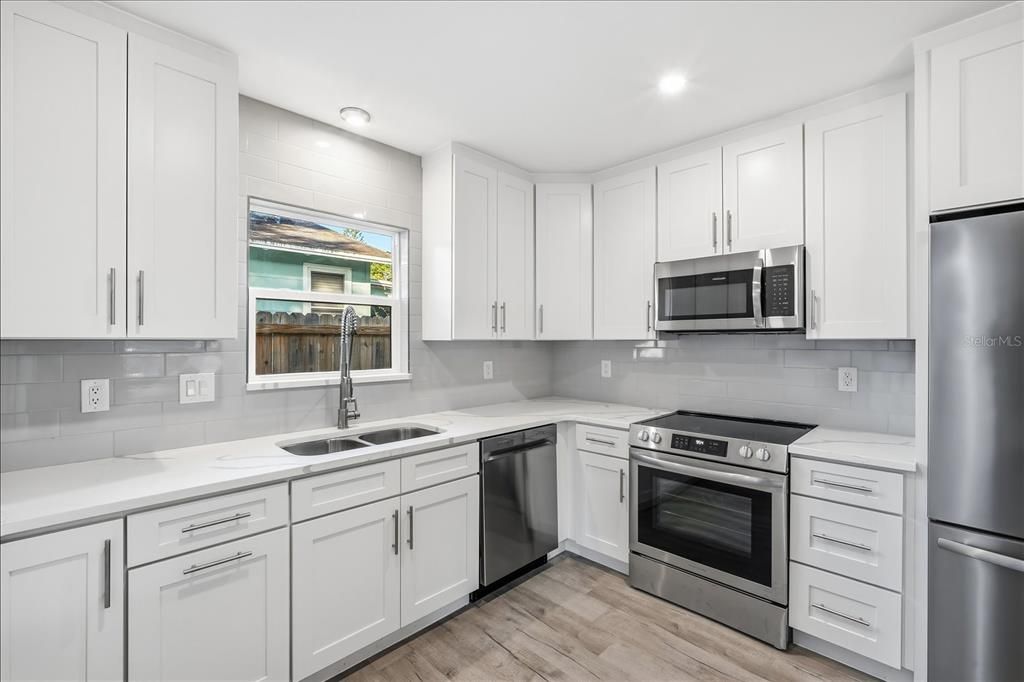 For Sale: $399,999 (3 beds, 2 baths, 1036 Square Feet)