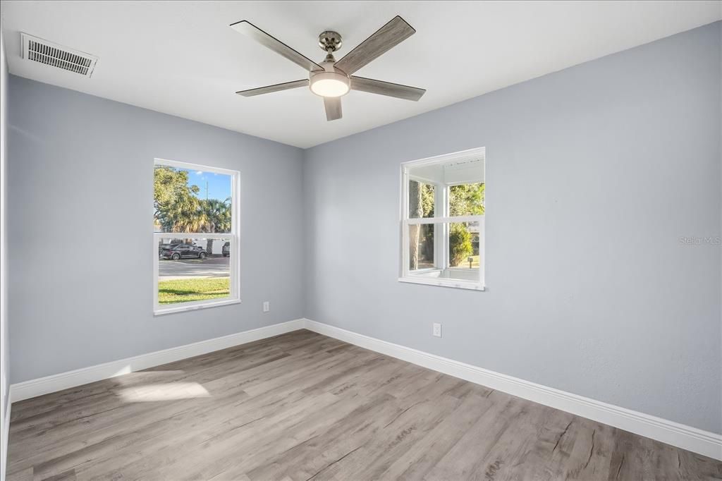 For Sale: $399,999 (3 beds, 2 baths, 1036 Square Feet)