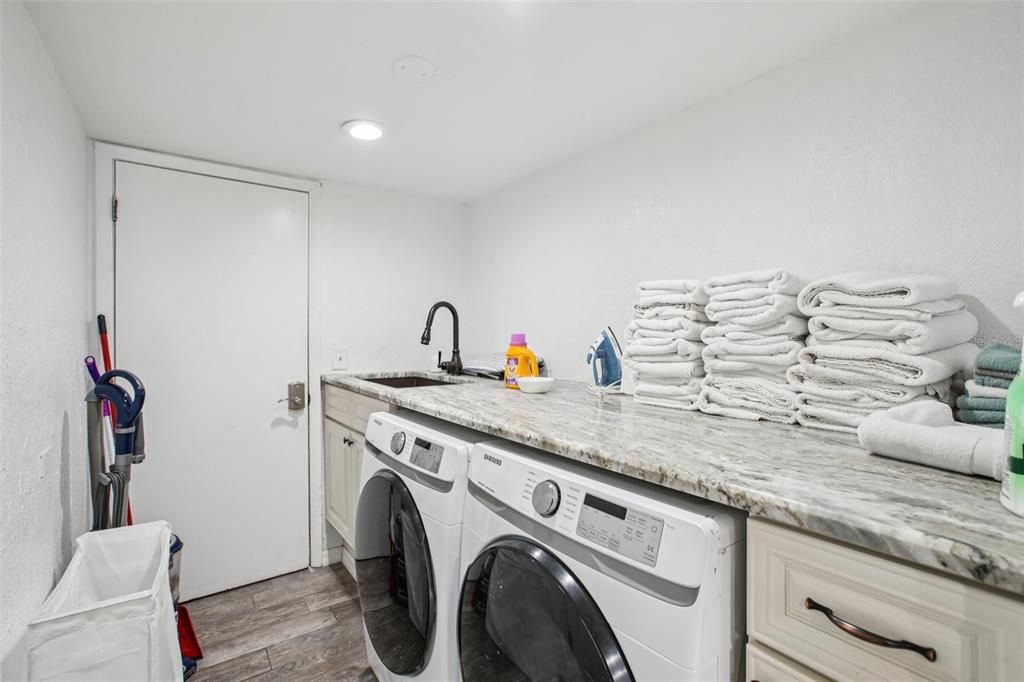 Active With Contract: $750,000 (4 beds, 2 baths, 2252 Square Feet)