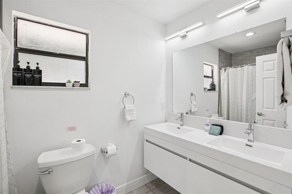 Active With Contract: $750,000 (4 beds, 2 baths, 2252 Square Feet)