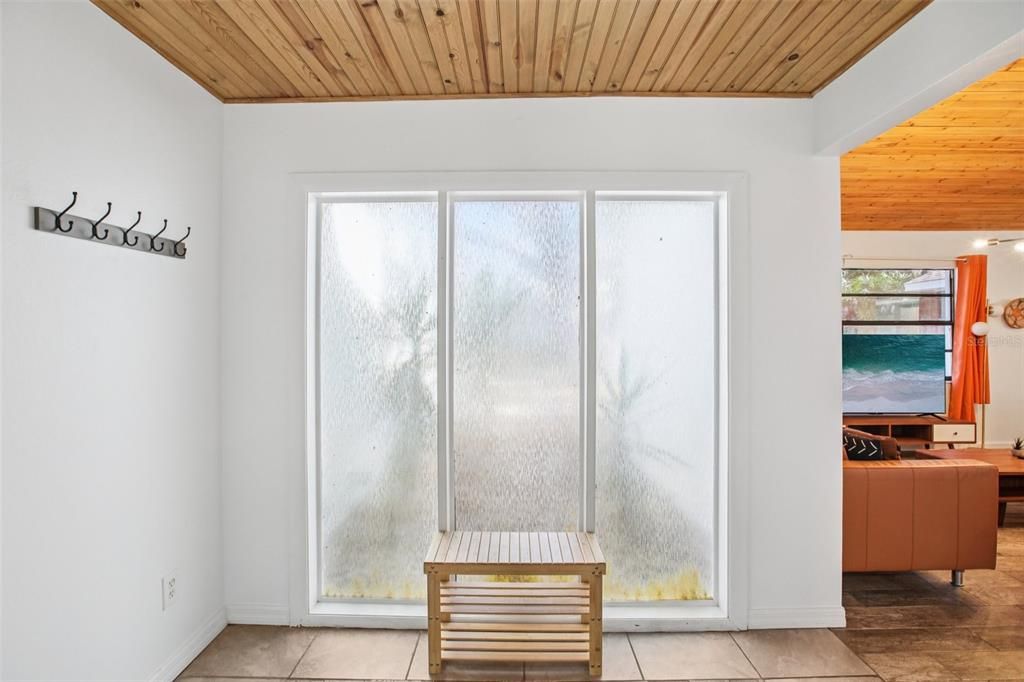 Active With Contract: $750,000 (4 beds, 2 baths, 2252 Square Feet)