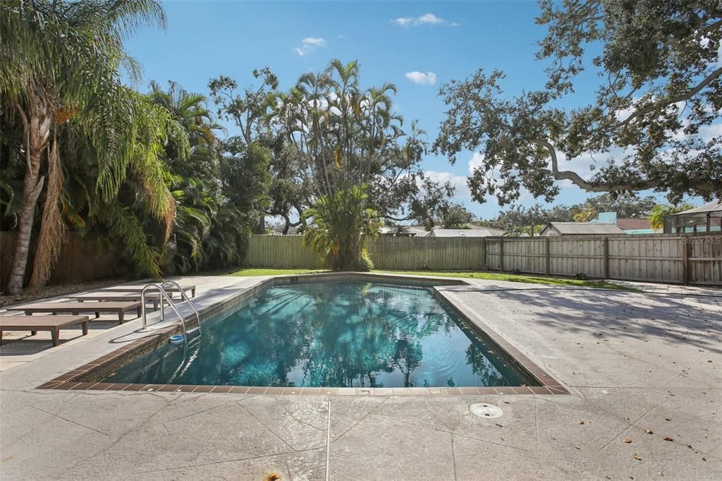 Active With Contract: $750,000 (4 beds, 2 baths, 2252 Square Feet)