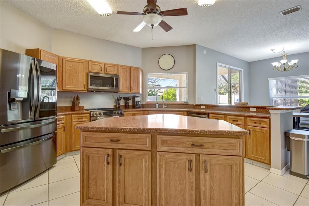 En Venta: $499,000 (3 camas, 2 baños, 2349 Pies cuadrados)