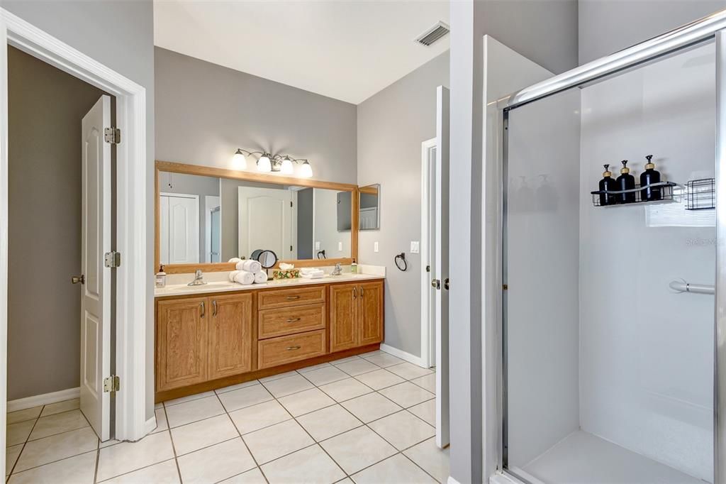 En Venta: $499,000 (3 camas, 2 baños, 2349 Pies cuadrados)