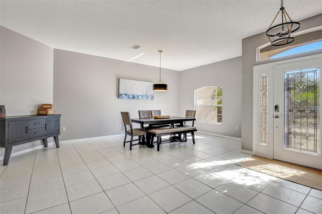 En Venta: $499,000 (3 camas, 2 baños, 2349 Pies cuadrados)