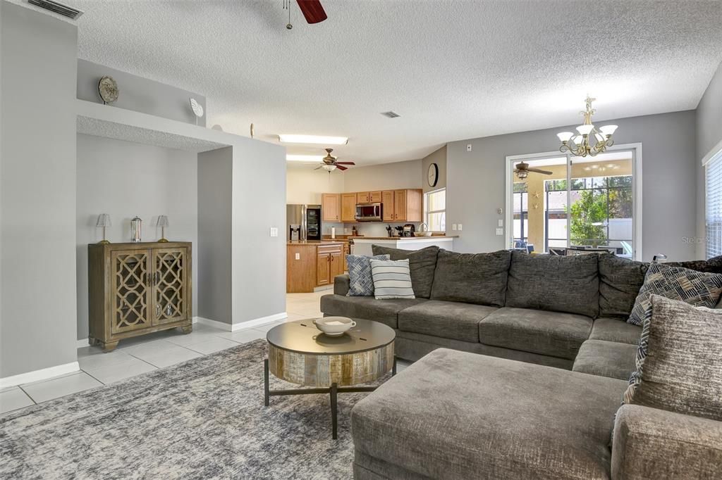 En Venta: $499,000 (3 camas, 2 baños, 2349 Pies cuadrados)