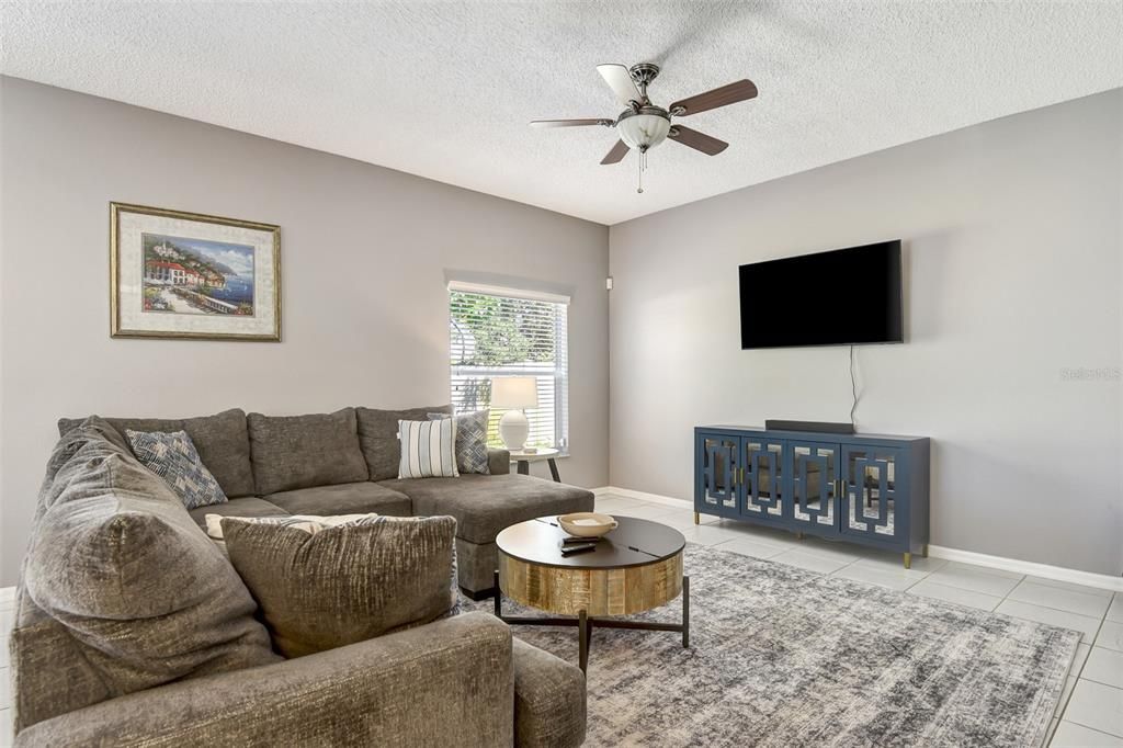 En Venta: $499,000 (3 camas, 2 baños, 2349 Pies cuadrados)