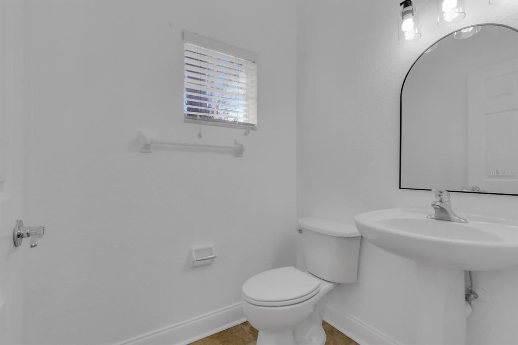 For Rent: $2,175 (3 beds, 2 baths, 1647 Square Feet)