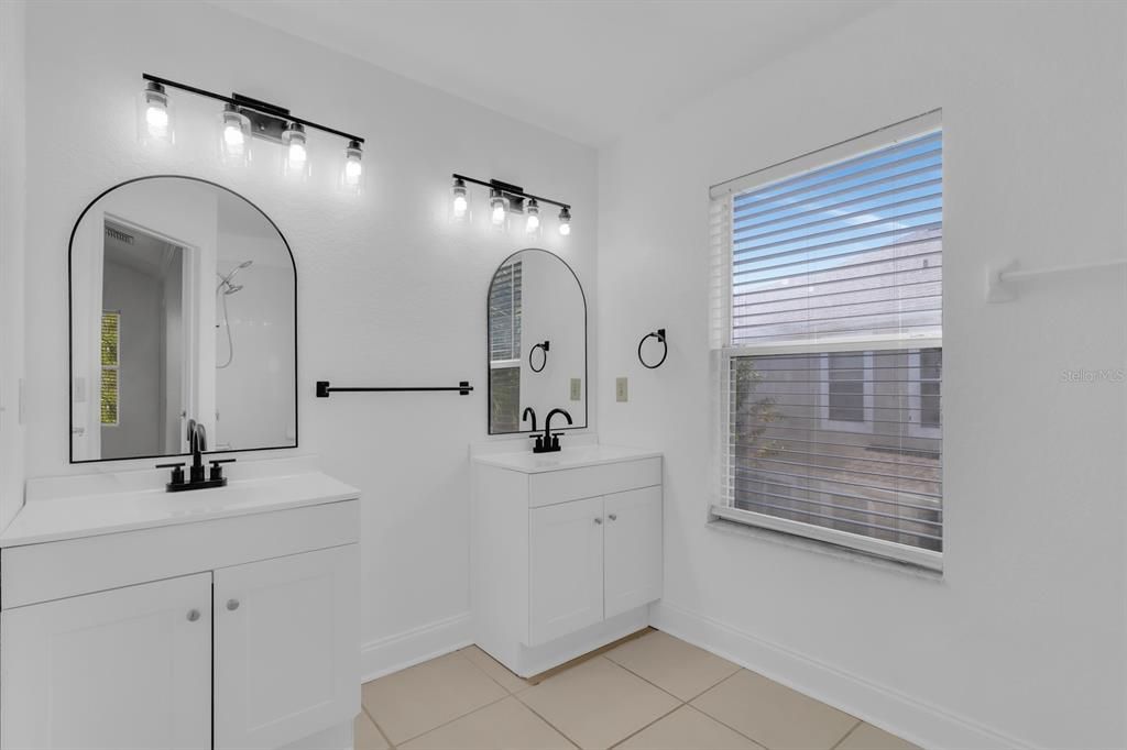 For Rent: $2,175 (3 beds, 2 baths, 1647 Square Feet)