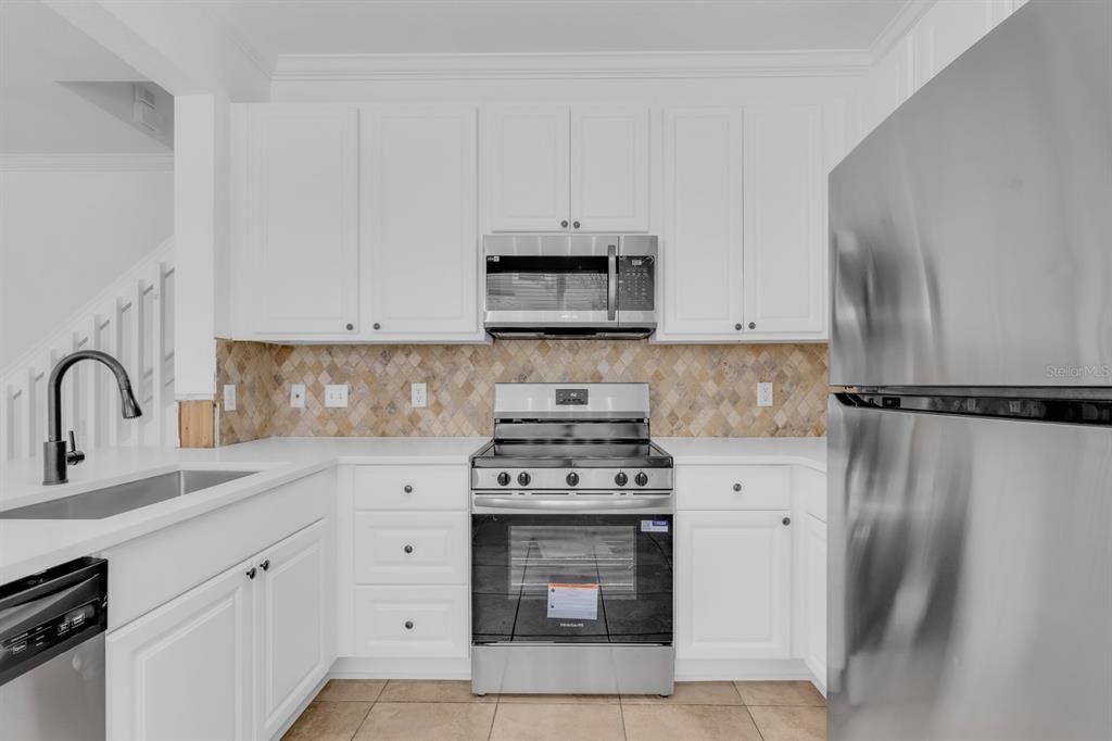 For Rent: $2,175 (3 beds, 2 baths, 1647 Square Feet)