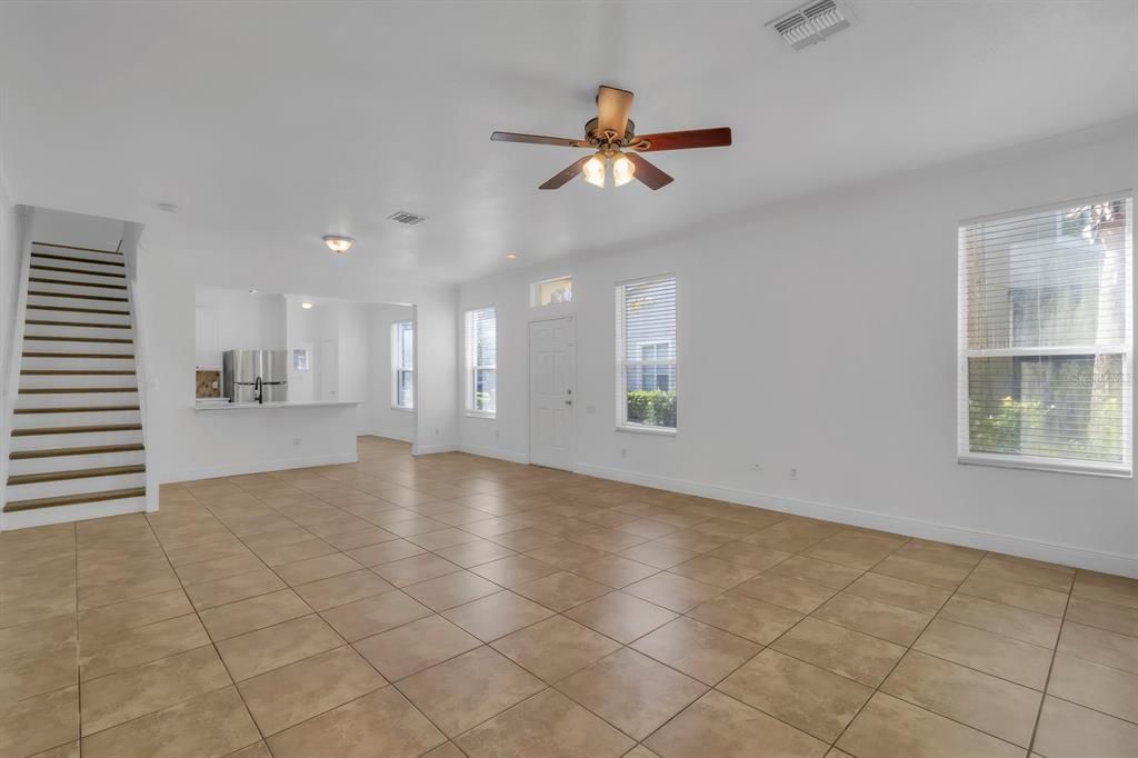 For Rent: $2,175 (3 beds, 2 baths, 1647 Square Feet)