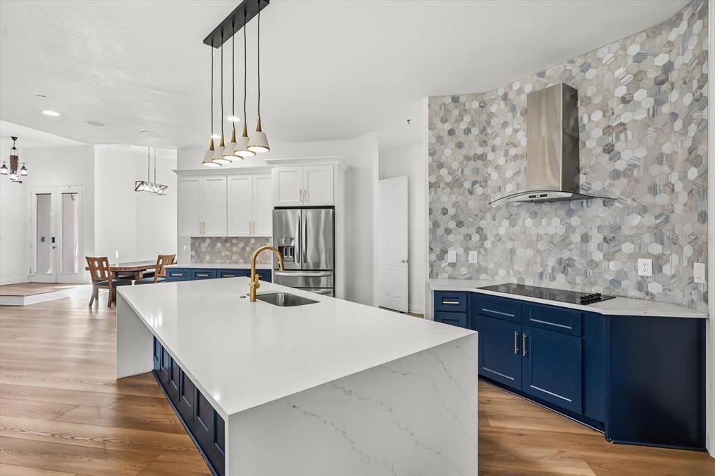 На продажу: $1,299,900 (4 спален, 4 ванн, 3265 Квадратных фут)