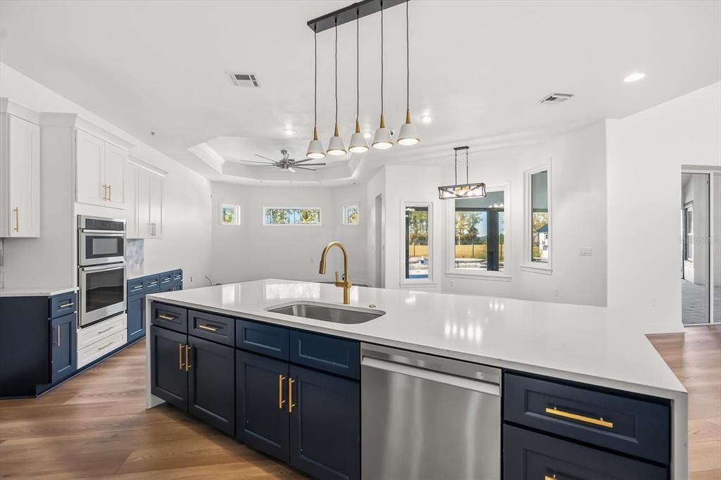 На продажу: $1,299,900 (4 спален, 4 ванн, 3265 Квадратных фут)