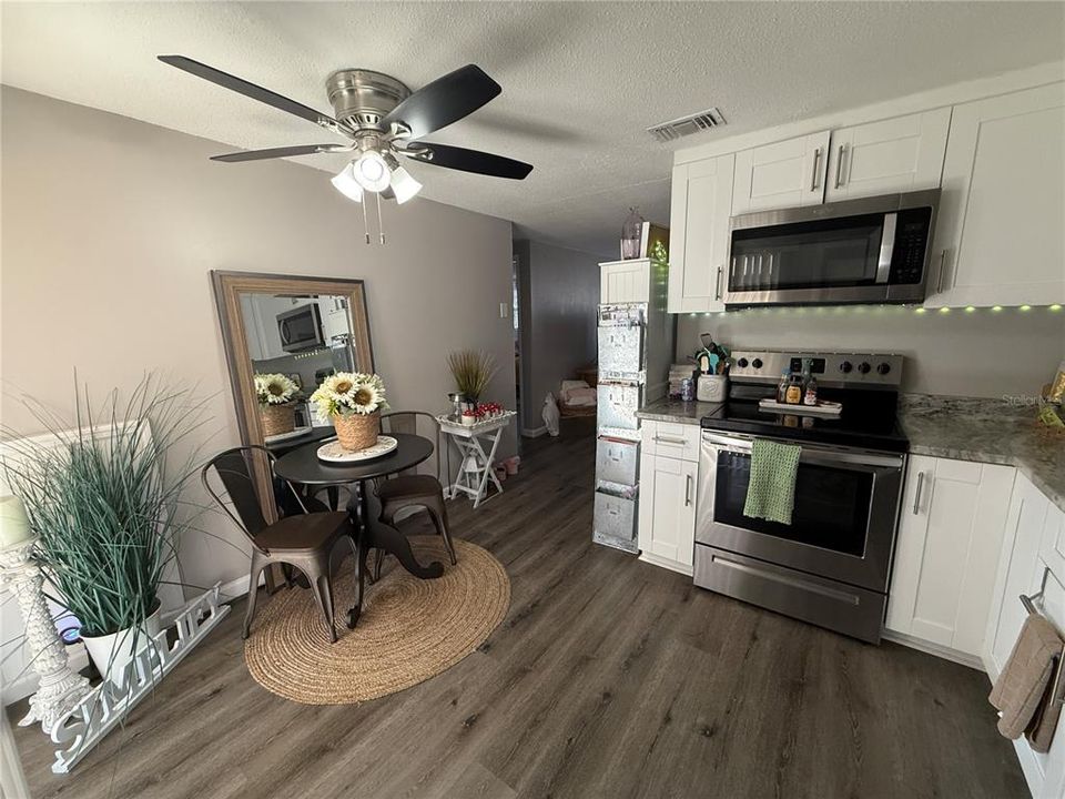 For Rent: $1,575 (2 beds, 1 baths, 783 Square Feet)