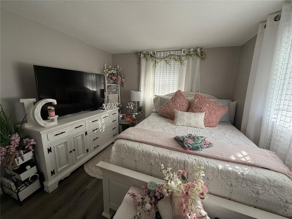 For Rent: $1,575 (2 beds, 1 baths, 783 Square Feet)