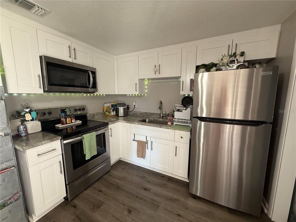 For Rent: $1,575 (2 beds, 1 baths, 783 Square Feet)