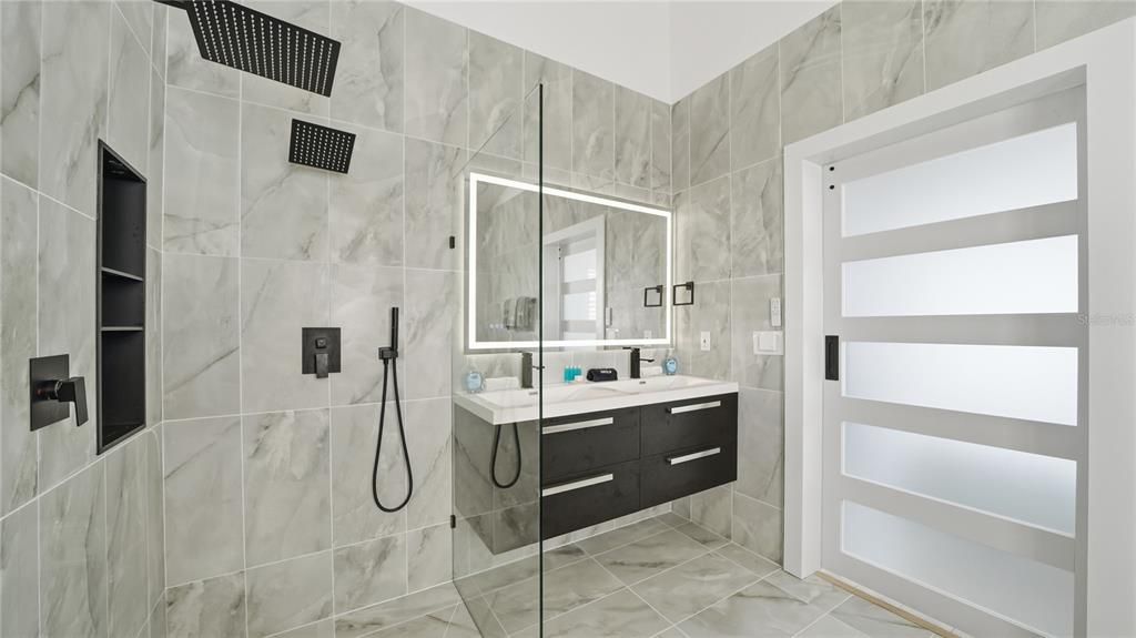 待售: $1,849,900 (4 贝兹, 4 浴室, 2336 平方英尺)