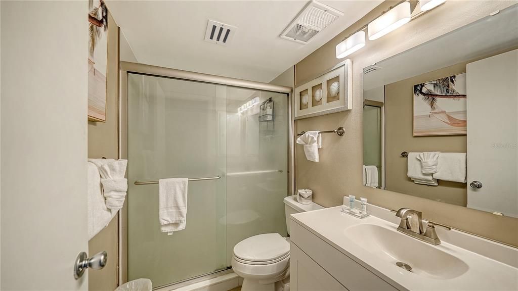 For Sale: $895,000 (1 beds, 1 baths, 720 Square Feet)