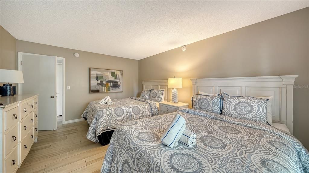 For Sale: $895,000 (1 beds, 1 baths, 720 Square Feet)