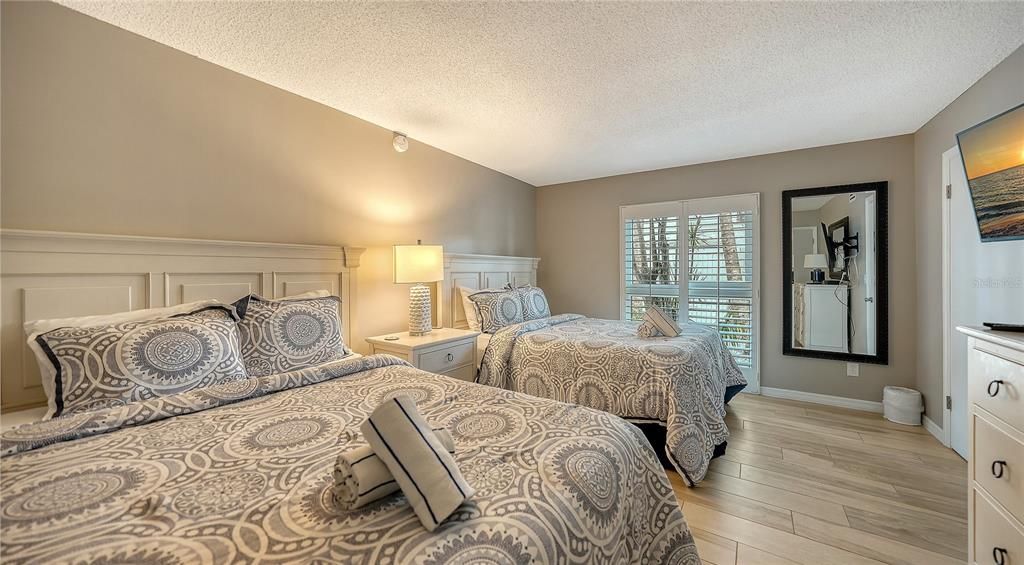 For Sale: $895,000 (1 beds, 1 baths, 720 Square Feet)