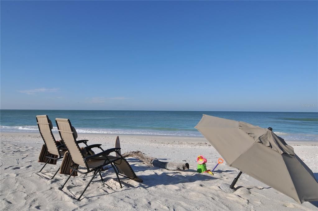 For Sale: $895,000 (1 beds, 1 baths, 720 Square Feet)