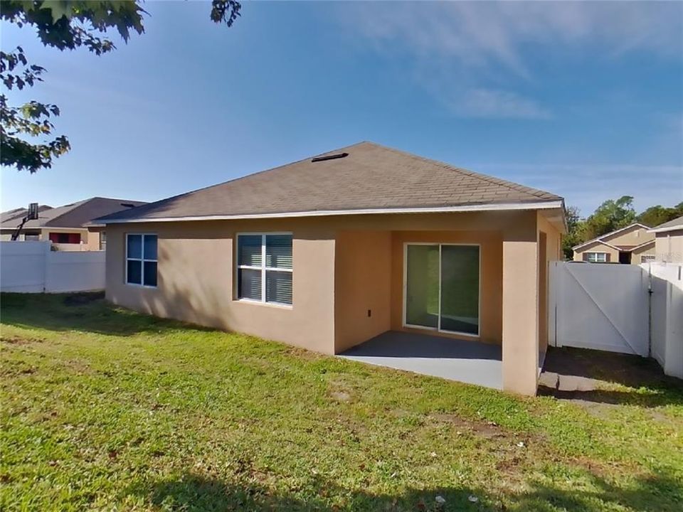 В аренду: $2,349 (4 спален, 2 ванн, 1828 Квадратных фут)