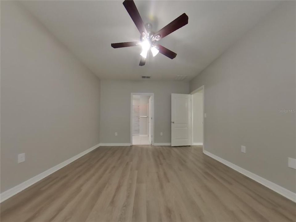 В аренду: $2,349 (4 спален, 2 ванн, 1828 Квадратных фут)