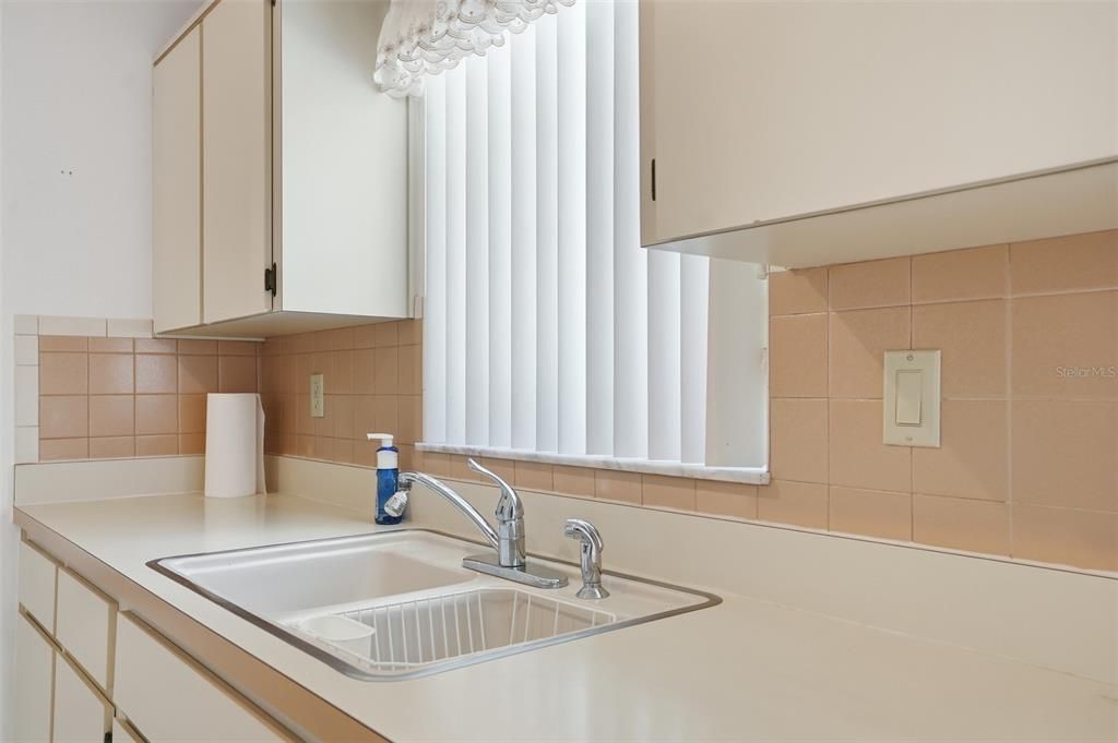 For Sale: $320,000 (3 beds, 2 baths, 1644 Square Feet)