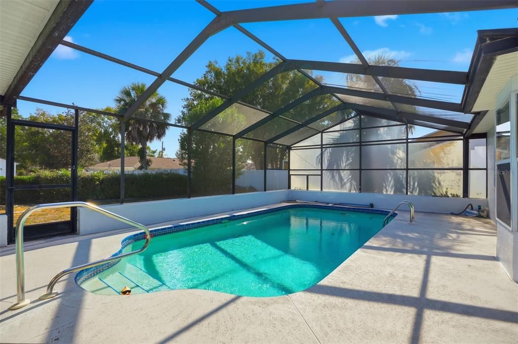 For Sale: $320,000 (3 beds, 2 baths, 1644 Square Feet)