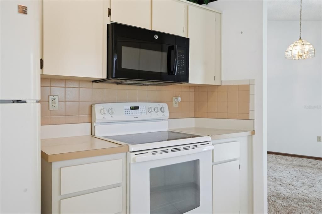 For Sale: $320,000 (3 beds, 2 baths, 1644 Square Feet)