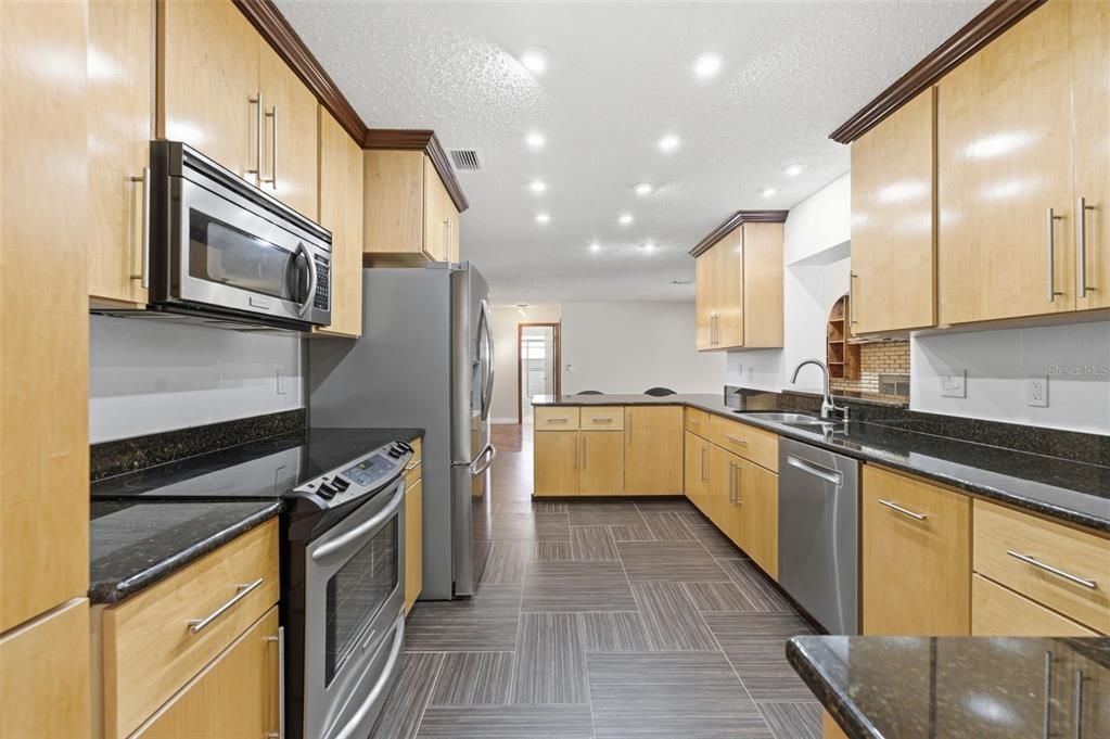 待售: $449,900 (3 贝兹, 3 浴室, 2460 平方英尺)