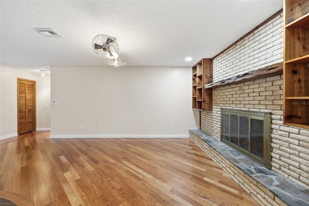 待售: $449,900 (3 贝兹, 3 浴室, 2460 平方英尺)