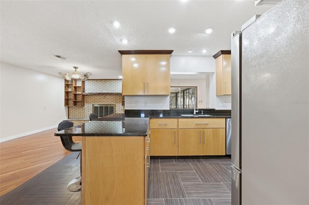 待售: $449,900 (3 贝兹, 3 浴室, 2460 平方英尺)