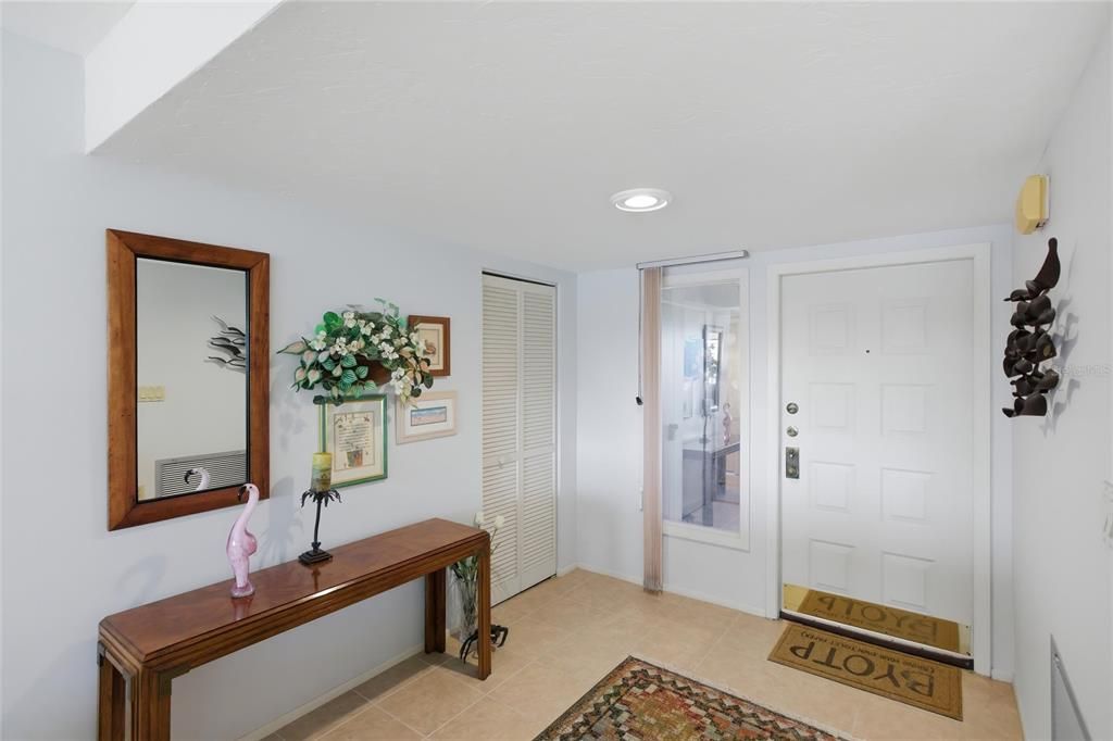 На продажу: $389,000 (2 спален, 2 ванн, 1516 Квадратных фут)