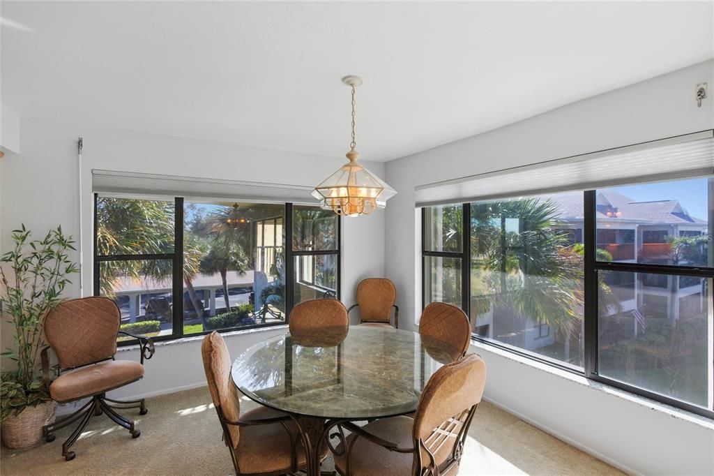 На продажу: $389,000 (2 спален, 2 ванн, 1516 Квадратных фут)