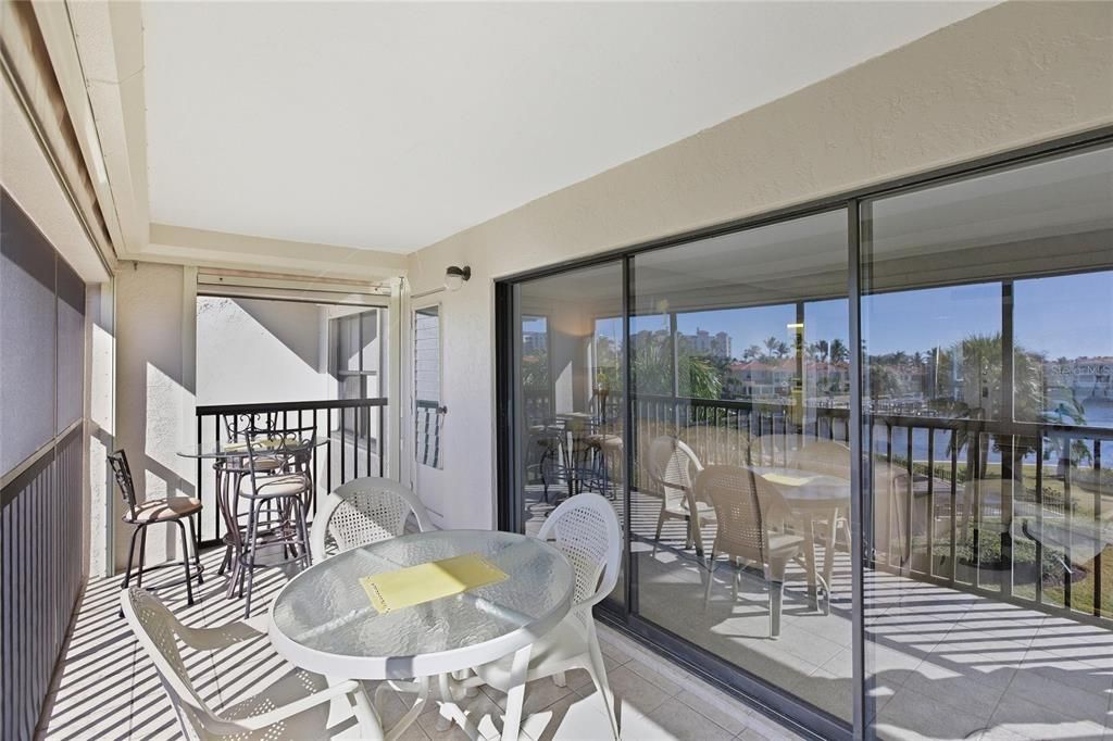 На продажу: $389,000 (2 спален, 2 ванн, 1516 Квадратных фут)