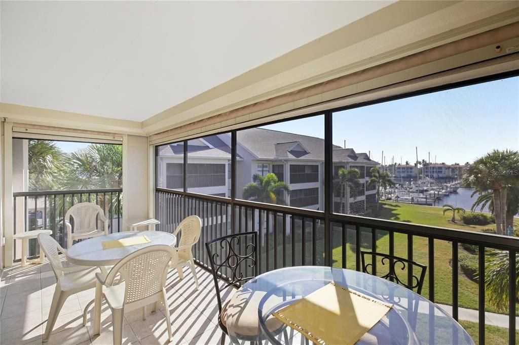 На продажу: $389,000 (2 спален, 2 ванн, 1516 Квадратных фут)