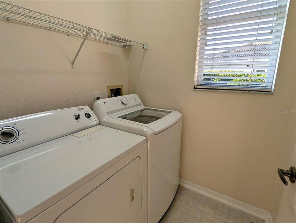 For Rent: $2,995 (3 beds, 2 baths, 1991 Square Feet)