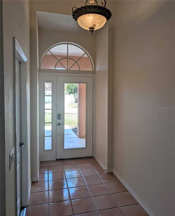 For Rent: $2,995 (3 beds, 2 baths, 1991 Square Feet)