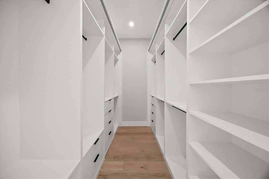 For Sale: $1,329,000 (5 beds, 4 baths, 3317 Square Feet)