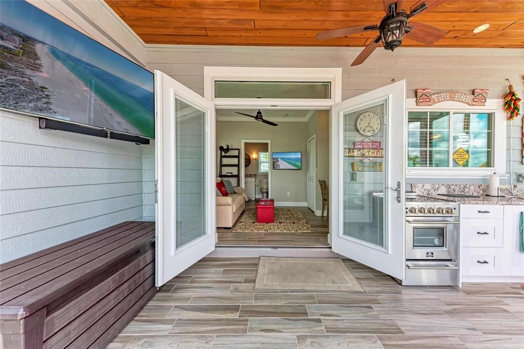 For Sale: $369,000 (1 beds, 1 baths, 271 Square Feet)